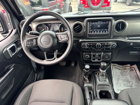 Used 2023 Jeep Wrangler Unlimited w/ Cold Weather Group AWD/4WD image 8