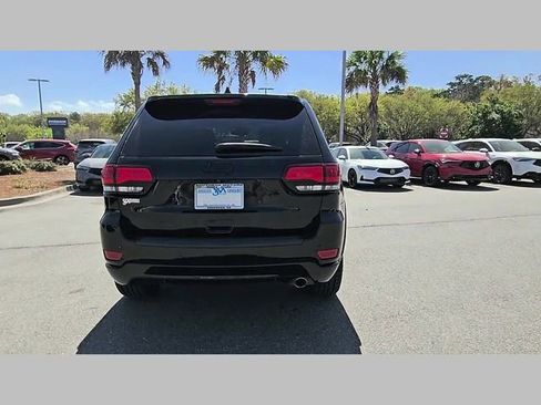 Used 2020 Jeep Grand Cherokee Altitude image 23