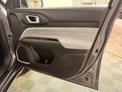 Certified 2023 Jeep Compass Latitude image 15