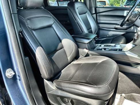 Used 2020 Ford Explorer XLT w/ Equipment Group 202A AWD/4WD image 26
