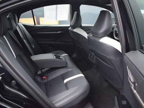 Used 2025 Toyota Camry SE AWD/4WD image 11