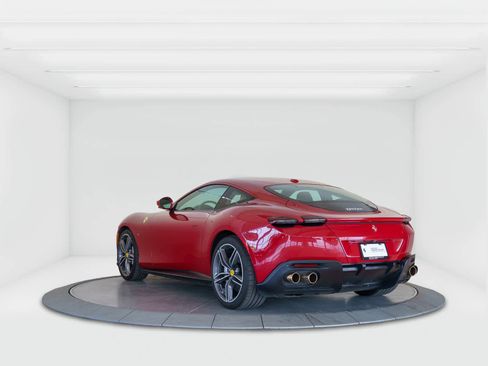 Certified 2022 Ferrari Roma image 3