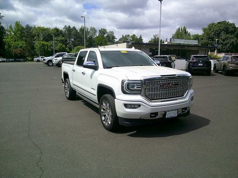 Used 2017 GMC Sierra 1500 Denali w/ Denali Ultimate Package AWD/4WD image 7