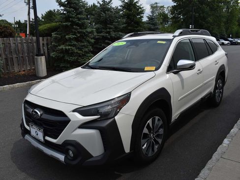 Used 2023 Subaru Outback Touring AWD/4WD image 3