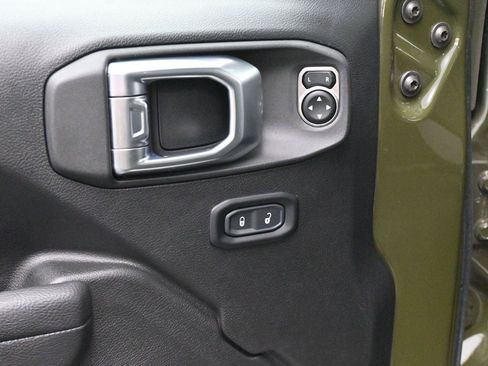 Used 2023 Jeep Wrangler Sport AWD/4WD image 12