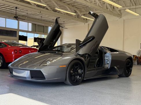 Used 2006 Lamborghini Murcielago Roadster AWD/4WD image 9