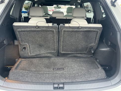 Used 2020 Volkswagen Tiguan SE R-Line image 24