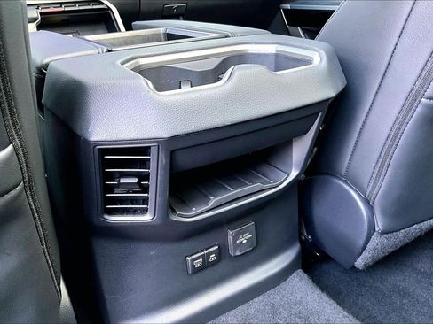 Used 2024 Toyota Tundra Limited image 34