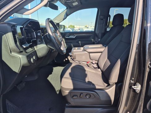 Used 2023 Chevrolet Silverado 1500 LT w/ Z71 Off-Road Package AWD/4WD image 17