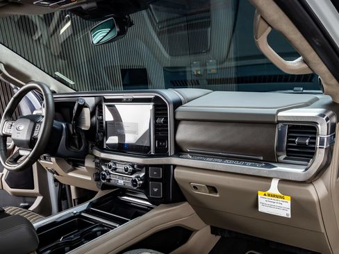Used 2026 Ford F250 Platinum w/ Platinum Plus Package AWD/4WD image 18
