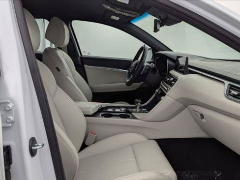 Used 2025 Genesis G70 2.5T RWD image 16