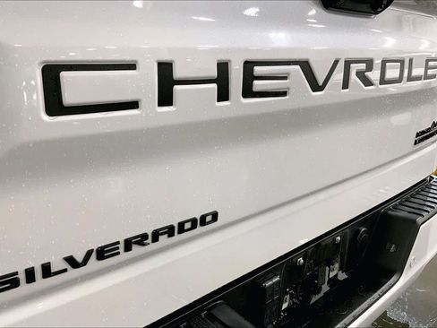 Used 2024 Chevrolet Silverado 1500 High Country w/ High Country Premium Package AWD/4WD image 31