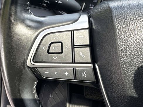Used 2022 Toyota Highlander XLE AWD/4WD image 21