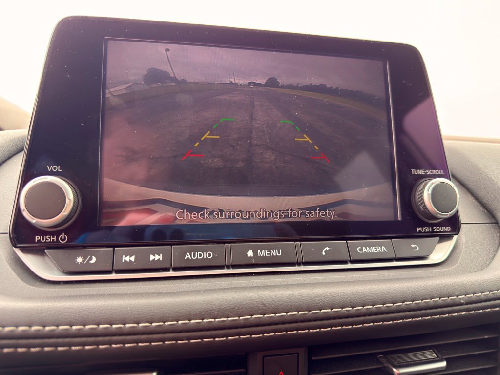 Used 2023 Nissan Rogue S AWD/4WD image 5