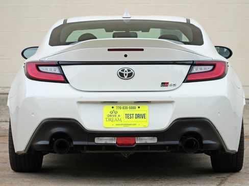 Used 2023 Toyota GR86 Premium w/ ALL Weather Mat Package (TMS) RWD image 10