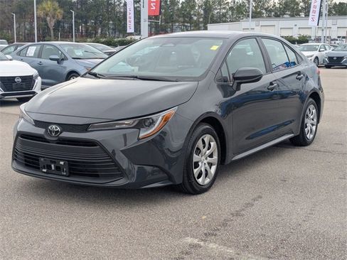 Used 2025 Toyota Corolla LE image 12
