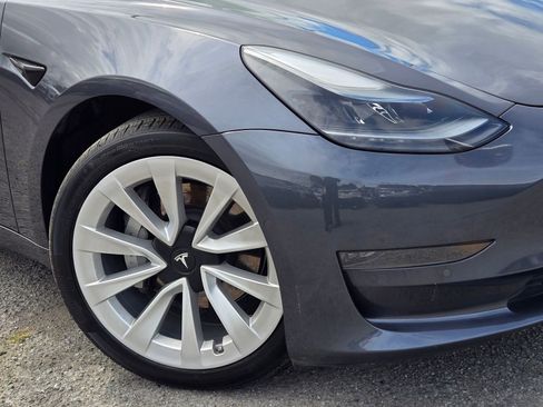 Used 2021 Tesla Model 3 Standard Range Plus RWD image 9
