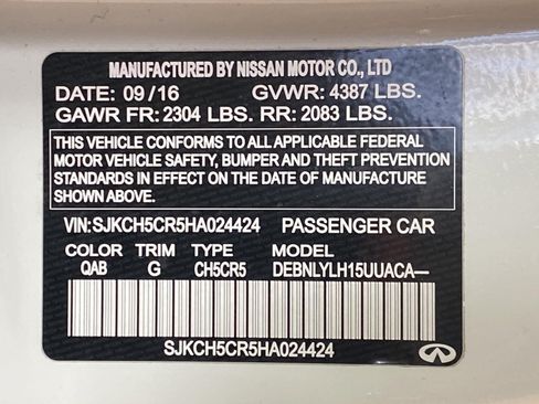 Used 2017 INFINITI QX30 Premium w/ Navigation Package AWD/4WD image 30