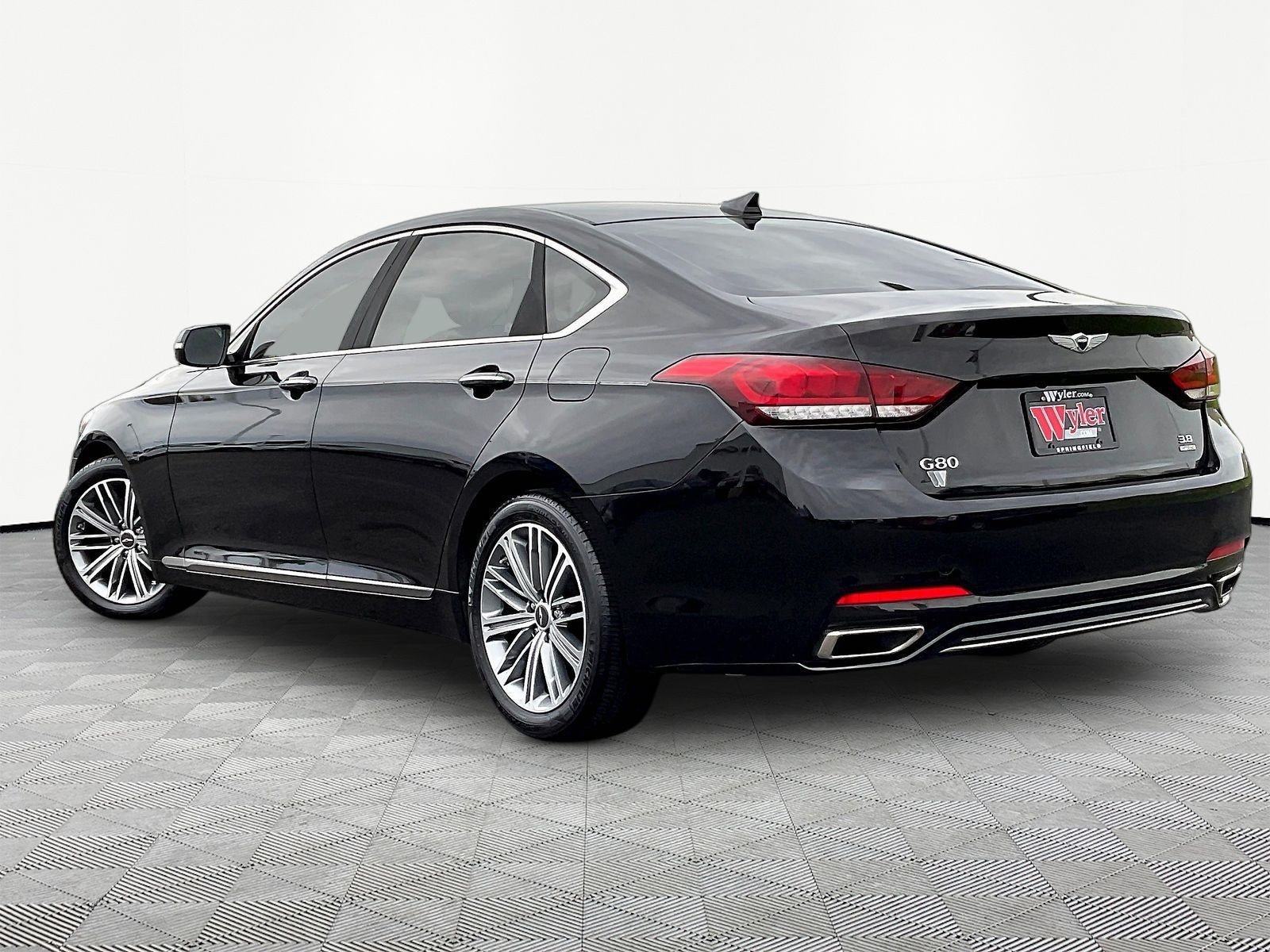 Used 2018 Genesis G80 3.8 AWD/4WD image 3