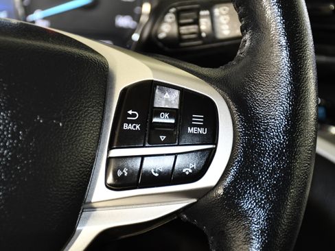 Used 2022 Ford Explorer XLT w/ Equipment Group 202A image 22