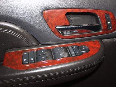 Used 2008 Cadillac Escalade AWD image 23