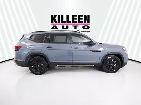 New 2025 Volkswagen Atlas Peak Edition SE image 8