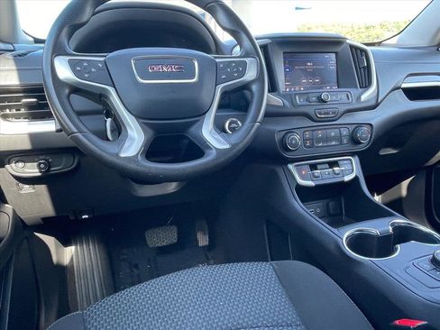 Used 2023 GMC Terrain SLE w/ Elevation Edition FWD image 9