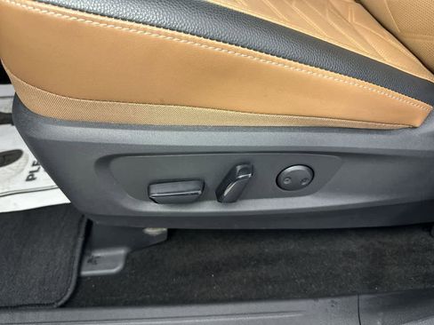 Used 2025 Nissan Pathfinder Platinum w/ Cargo Package image 26