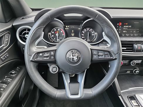 Used 2022 Alfa Romeo Stelvio Sprint image 24
