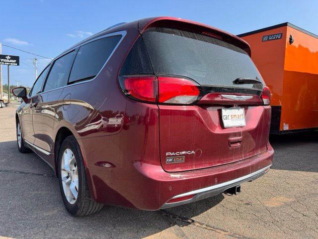 Used 2020 Chrysler Pacifica Touring-L Plus w/ Tire & Wheel Group FWD image 5