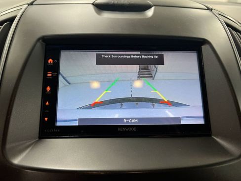 Used 2015 Ford Edge SE FWD image 15