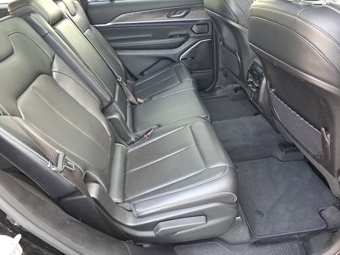 Used 2021 Jeep Grand Cherokee L Overland image 17