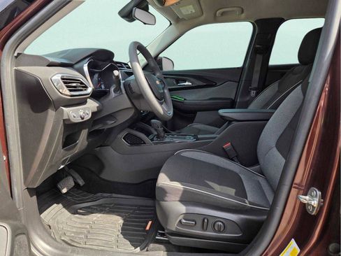 Used 2022 Chevrolet TrailBlazer LT FWD image 8