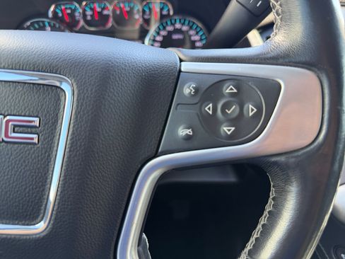 Used 2020 GMC Yukon XL SLT AWD/4WD image 18