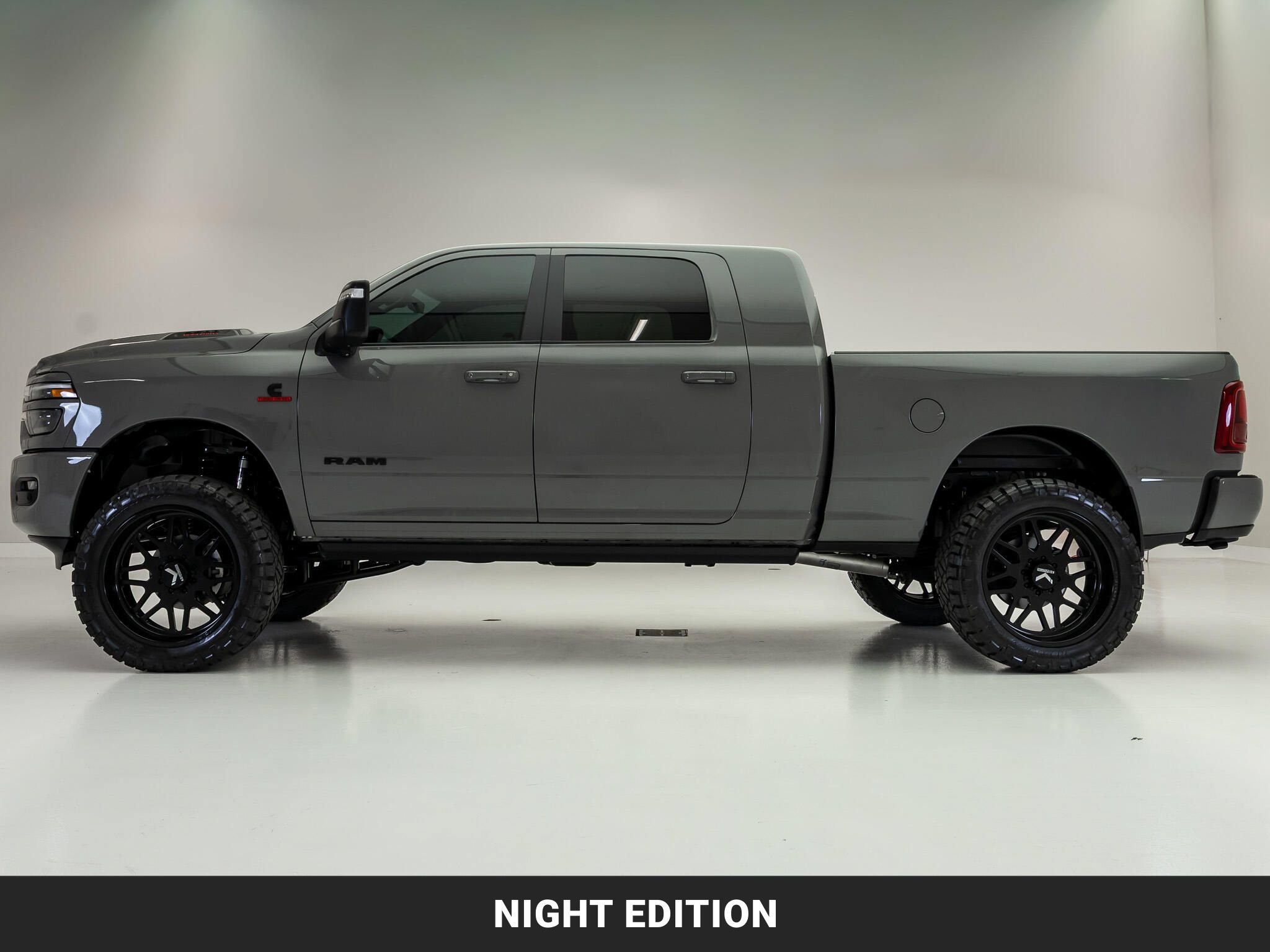 Used 2026 RAM 3500 Laramie AWD/4WD image 6