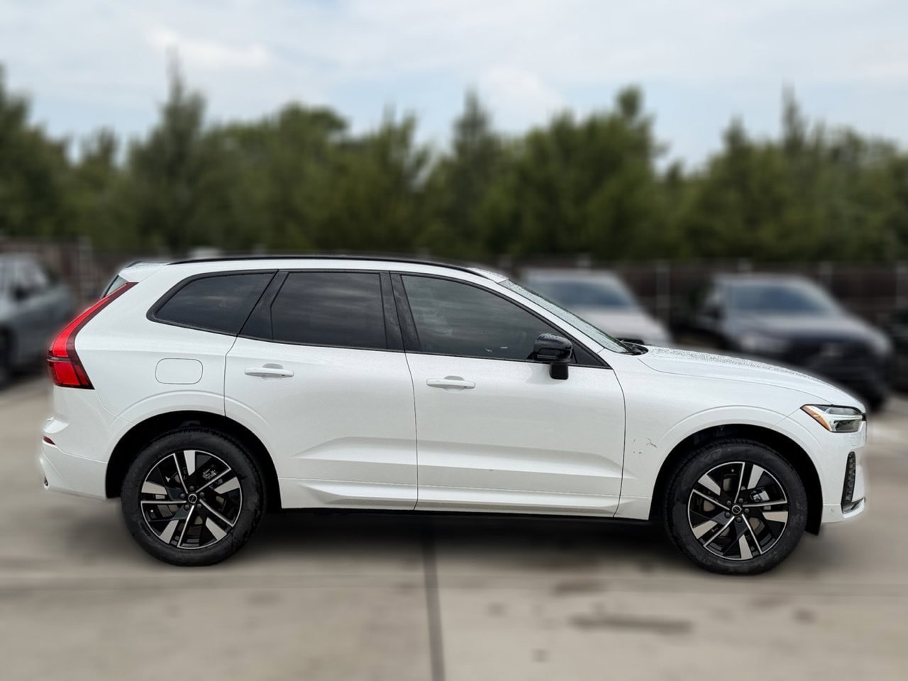 New 2027 Volvo XC60 B5 Core AWD/4WD image 5
