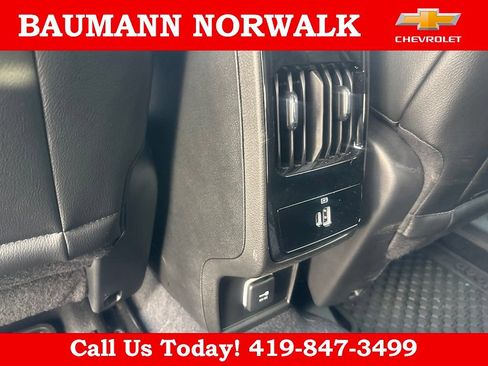 Used 2026 Jeep Compass Latitude w/ Sun and Sound Group AWD/4WD image 15