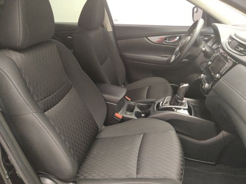 Used 2020 Nissan Rogue SV FWD image 21
