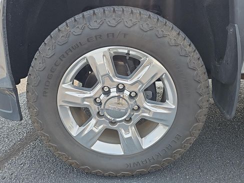 Used 2019 GMC Sierra 2500 SLT w/ Duramax Plus Package AWD/4WD image 9