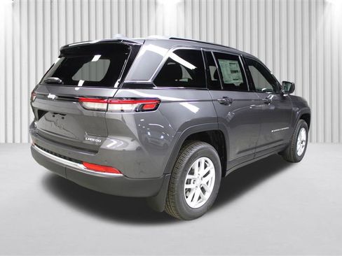 New 2025 Jeep Grand Cherokee Laredo X w/ Luxury Tech Group I image 3