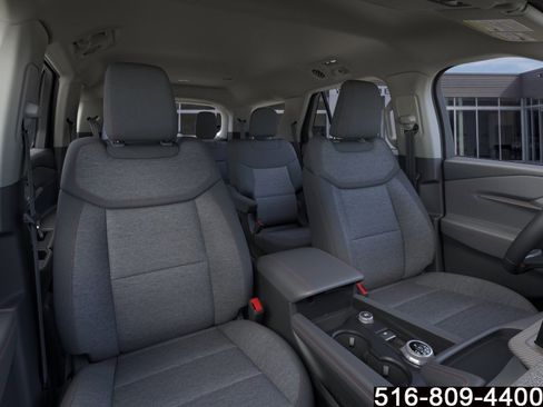Used 2025 Ford Explorer Active AWD/4WD image 11