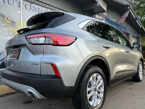 Used 2021 Ford Escape SE w/ Cold Weather Package image 3