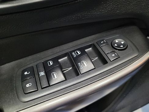 Used 2019 Jeep Cherokee Limited AWD/4WD image 27