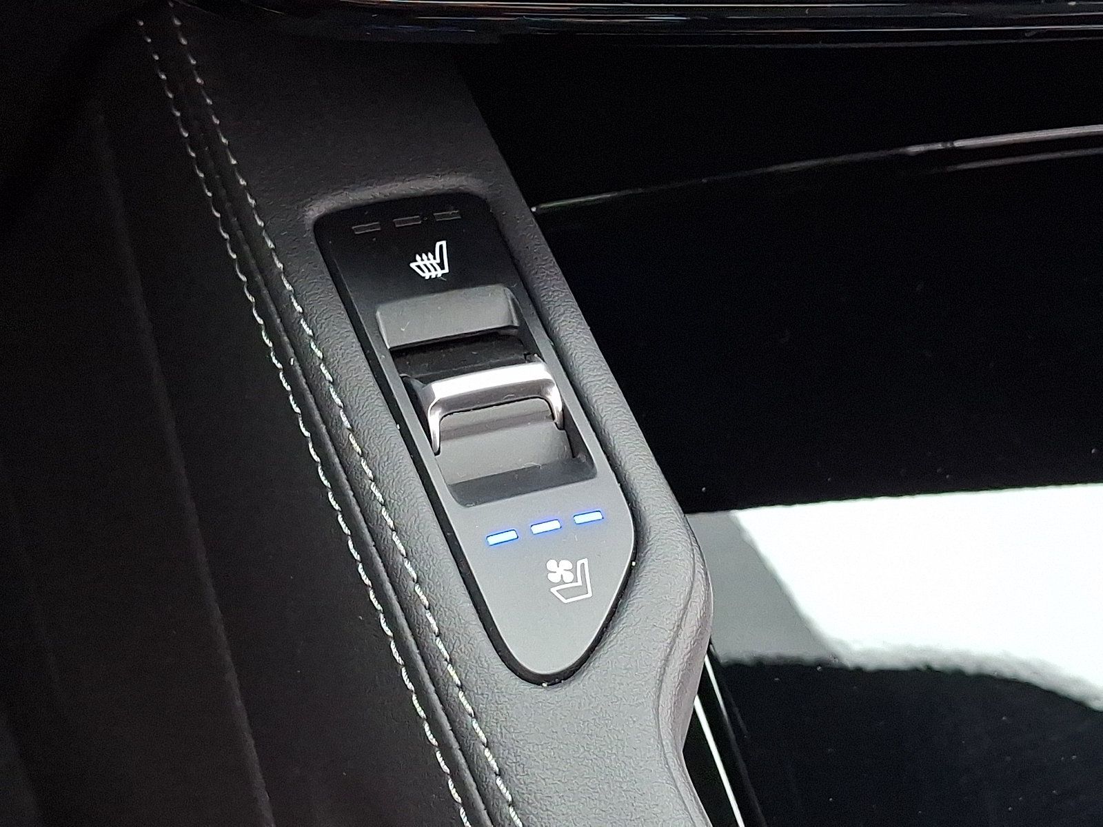Used 2024 Kia Telluride EX X-Line AWD/4WD image 32