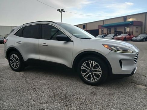 Used 2020 Ford Escape SEL FWD image 3