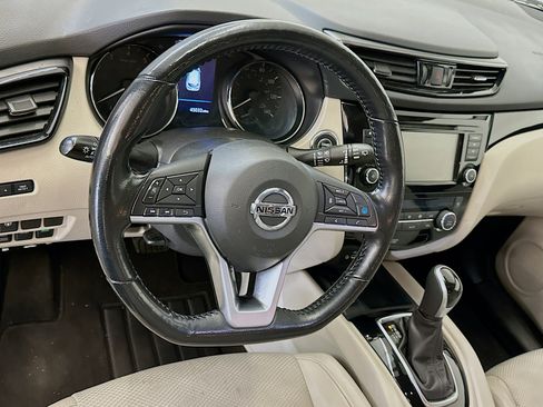 Used 2021 Nissan Rogue Sport SV w/ Technology Package image 18