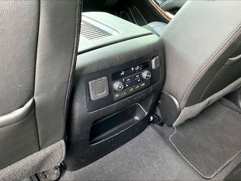 Used 2019 Chevrolet Tahoe Premier AWD/4WD image 12