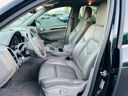 Used 2013 Porsche Cayenne AWD/4WD image 6