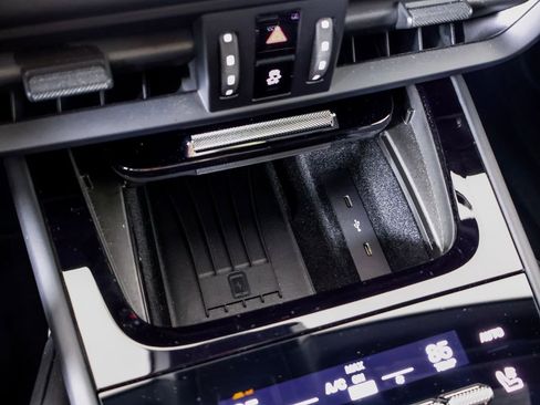 Certified 2025 Porsche Cayenne S AWD/4WD image 20