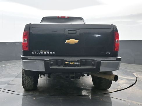 Used 2012 Chevrolet Silverado 2500 LTZ w/ Suspension Package, Off-Road AWD/4WD image 5